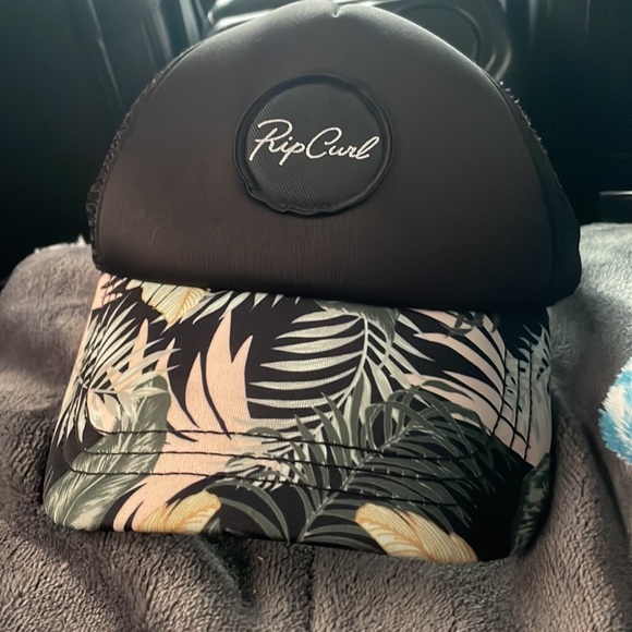 Rip curl black and floral hat mesh back coastal cowgirl - Picture 4 of 4